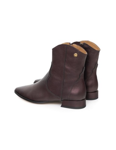 Brown solid color women's boots