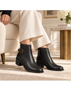 Botines de mujer de piel con hebilla color negro