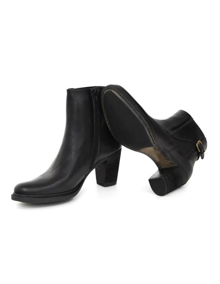 Botines de mujer de piel con hebilla color negro