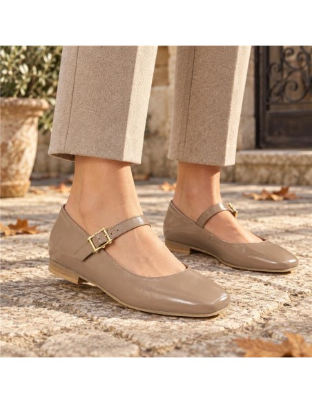 Bailarina de piel liso color beige