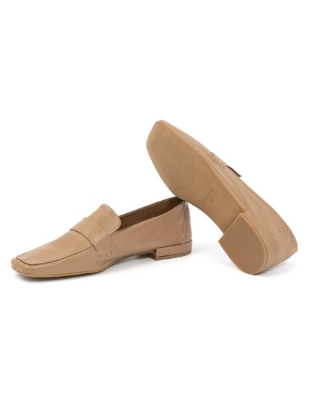 Beige leather women's moccasins