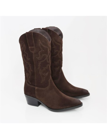 Botas de mujer de ante con costura en contraste color marrón
