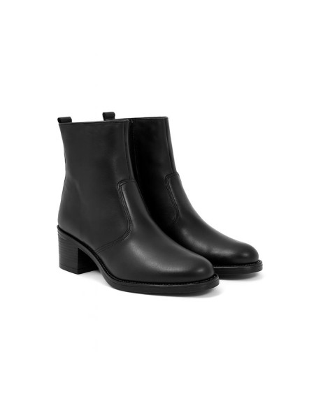 Botines de mujer de piel acabado a mano color negro