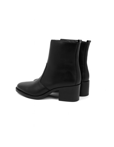 Black leather women's boots