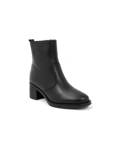 Botines de mujer de piel acabado a mano color negro