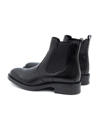Botines de mujer de piel acabado a mano color negro