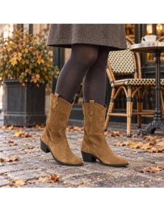 Botas de mujer de ante con costura en contraste color cuero