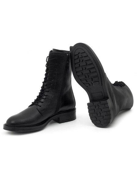 Botines de mujer de piel acabado a mano color negro