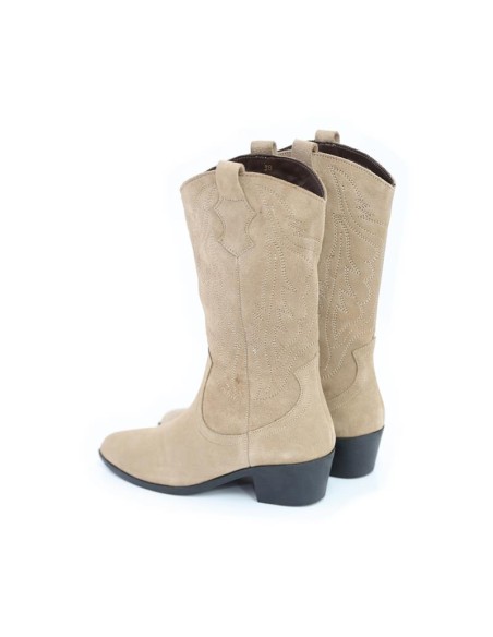 Botas de mujer de ante con costura en contraste color cuero