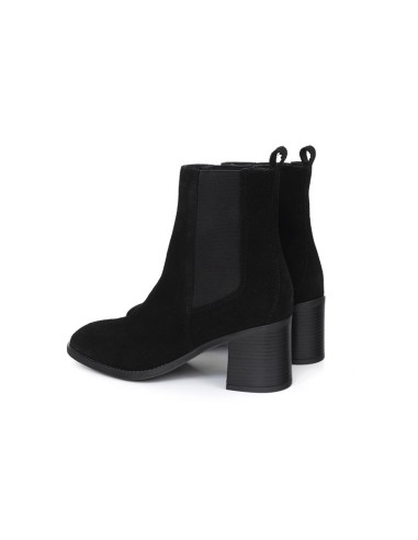 Botines de mujer de ante acabado a mano color negro