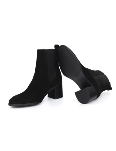 Botines de mujer de ante acabado a mano color negro