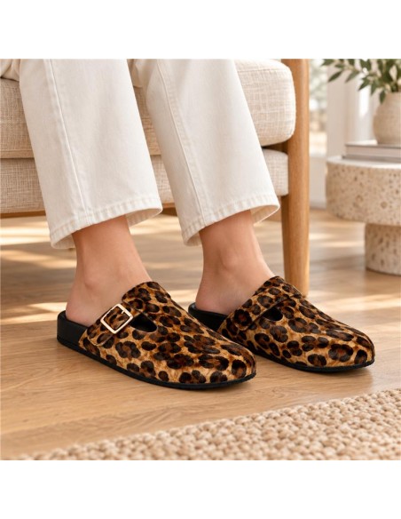 Sandalias de mujer de piel con hebilla color marrón