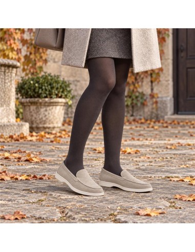 Mocasines de mujer de ante liso color beige