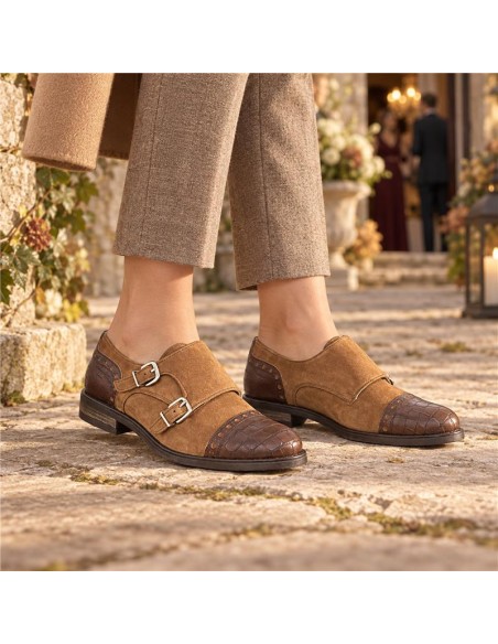 Zapato de Vestir combinado con piel con dos  hebillas color beige