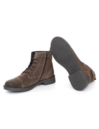 Botines de mujer de ante con hebilla color marrón