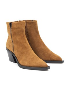 Botines de mujer de ante liso color cuero 2