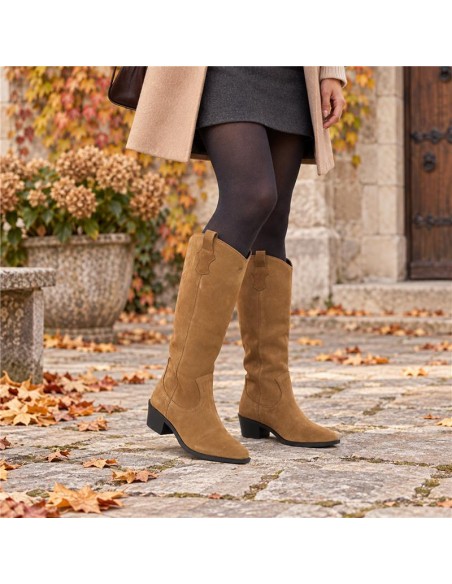 Botas de mujer de ante con costura en contraste color cuero