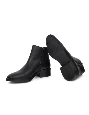 Botines de mujer de piel acabado a mano color negro