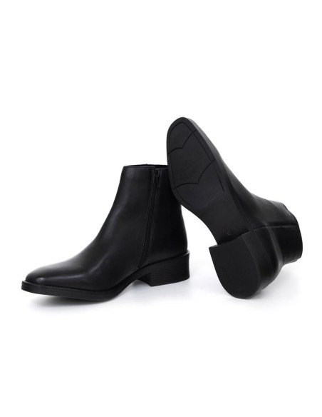 Botines de mujer de piel acabado a mano color negro
