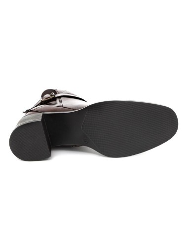 Botines de mujer de piel con hebilla color marrón