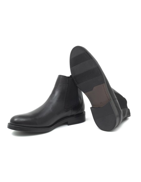 Black leather chelsea boots