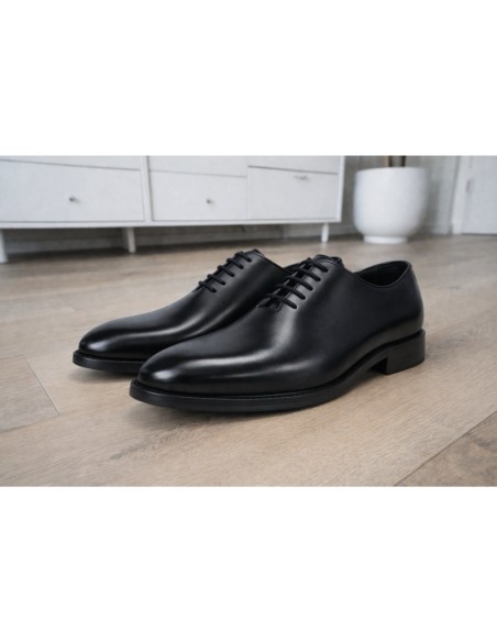 Black leather Oxford