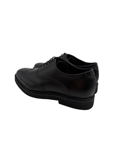 Black leather Oxford