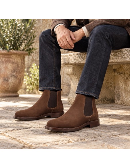 Brown nubuck chelsea boots
