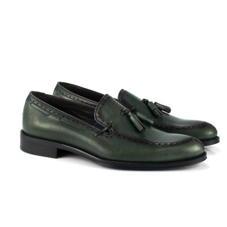 Mocasín de piel con borlas color verde CR-24010-BOSCO