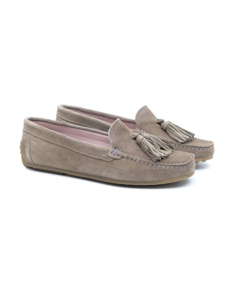 Mocasines de mujer de ante con borlas color beige